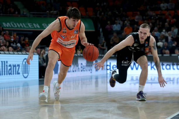 战日本队提 战日本队提