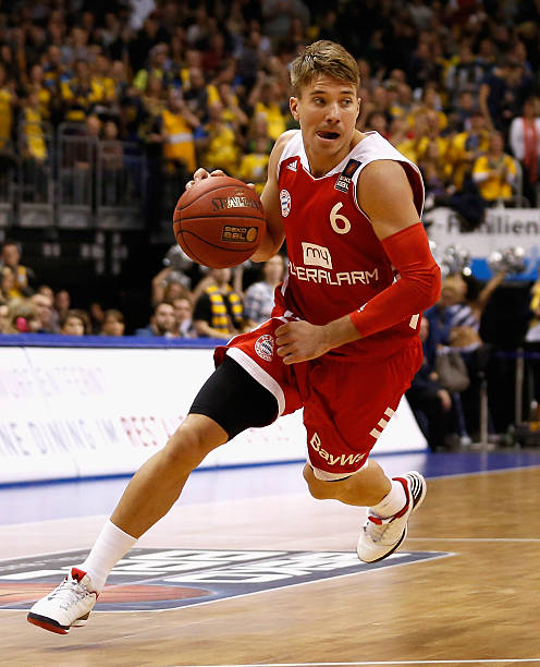 茵场上的传 茵场上的传